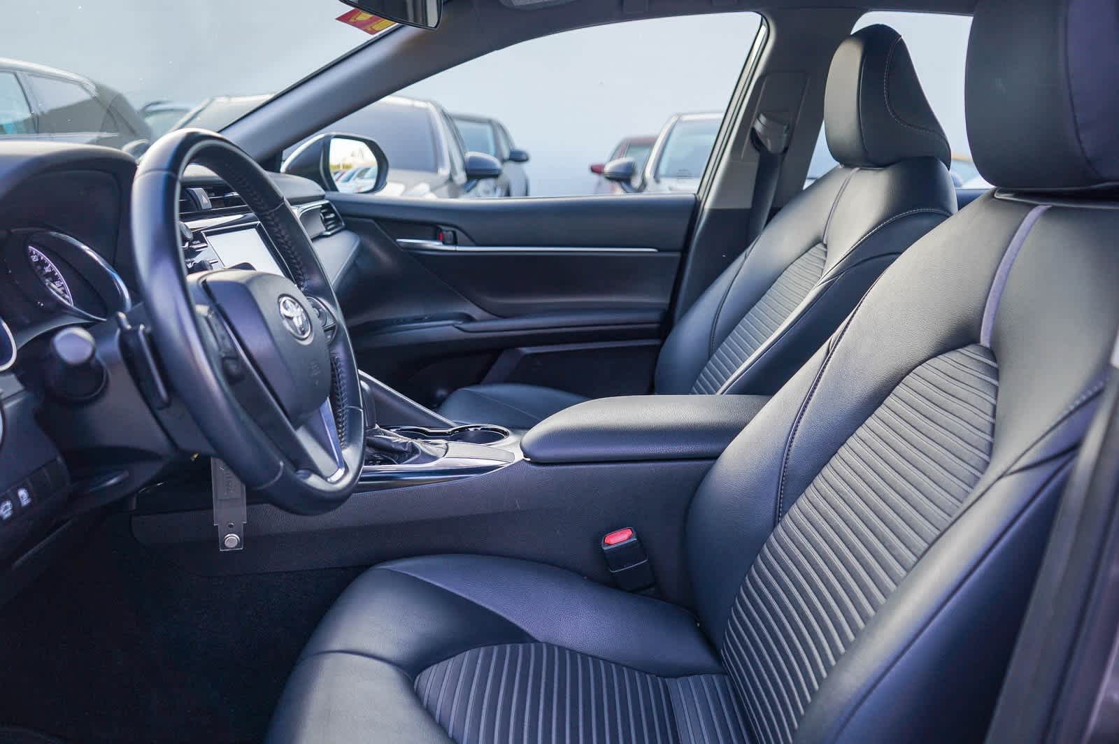 Thumbnail: 2019 Toyota Camry - 17