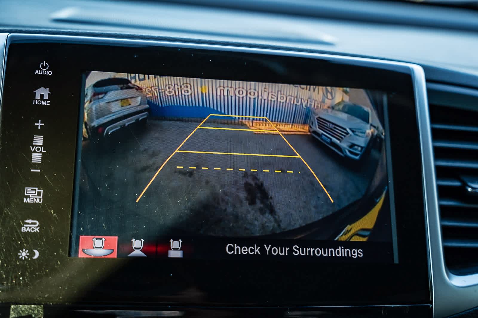 Thumbnail: 2017 Honda Pilot - 22