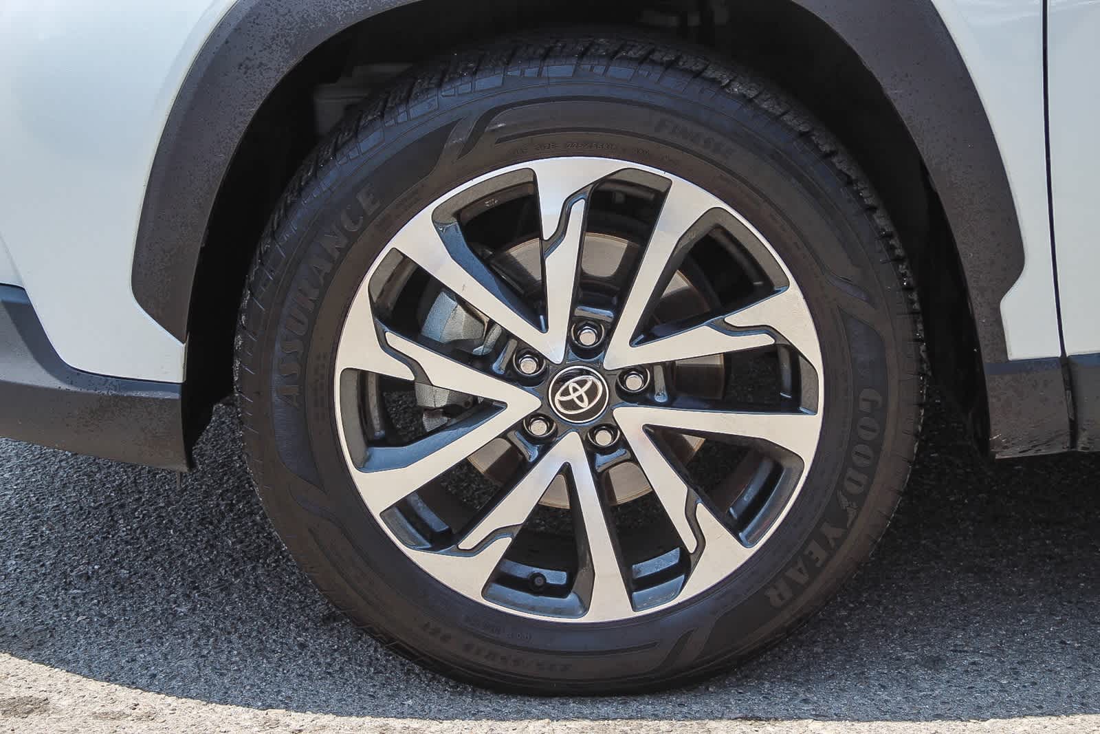 2023 Toyota Corolla Cross XLE 9