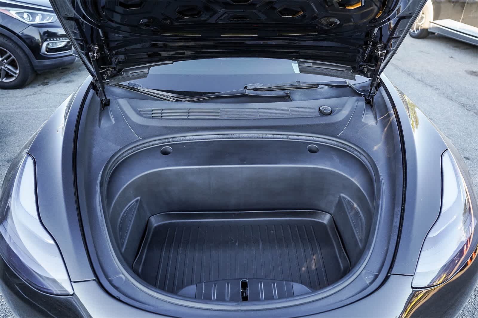 Thumbnail: 2022 Tesla Model 3 - 24