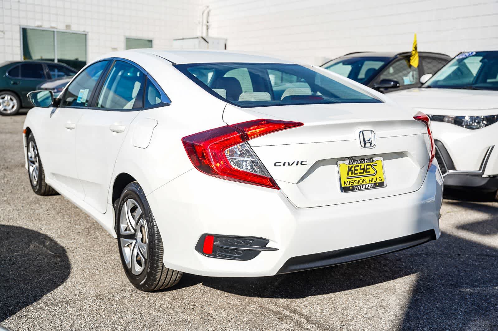 Thumbnail: 2016 Honda Civic - 6