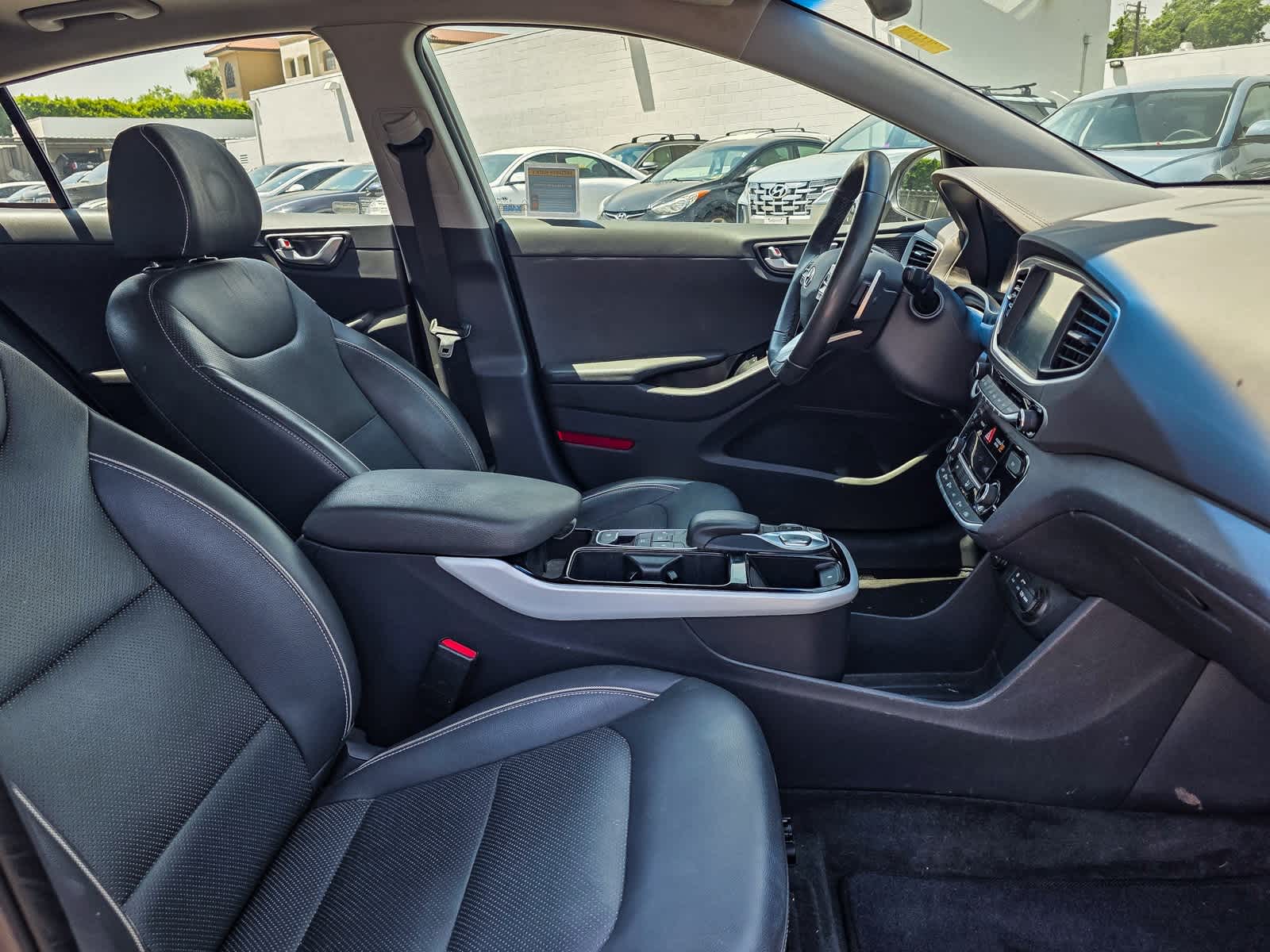 Thumbnail: 2019 Hyundai Ioniq - 13