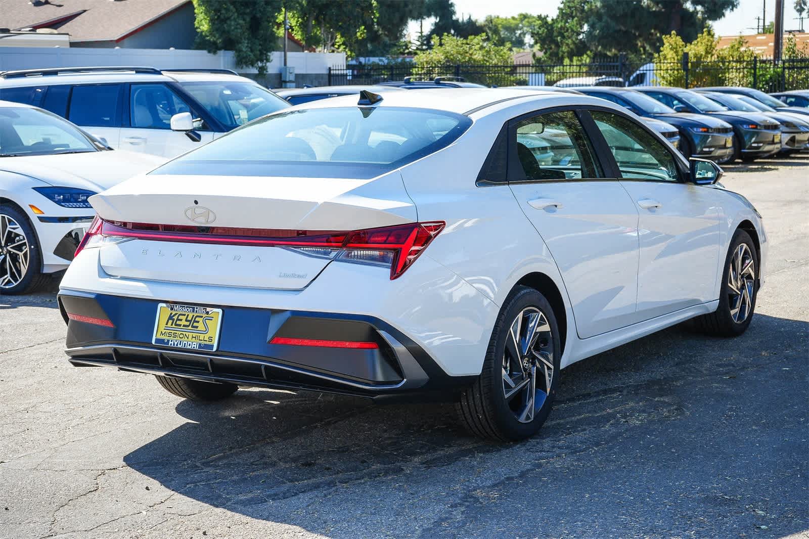 Thumbnail: 2025 Hyundai Elantra - 4