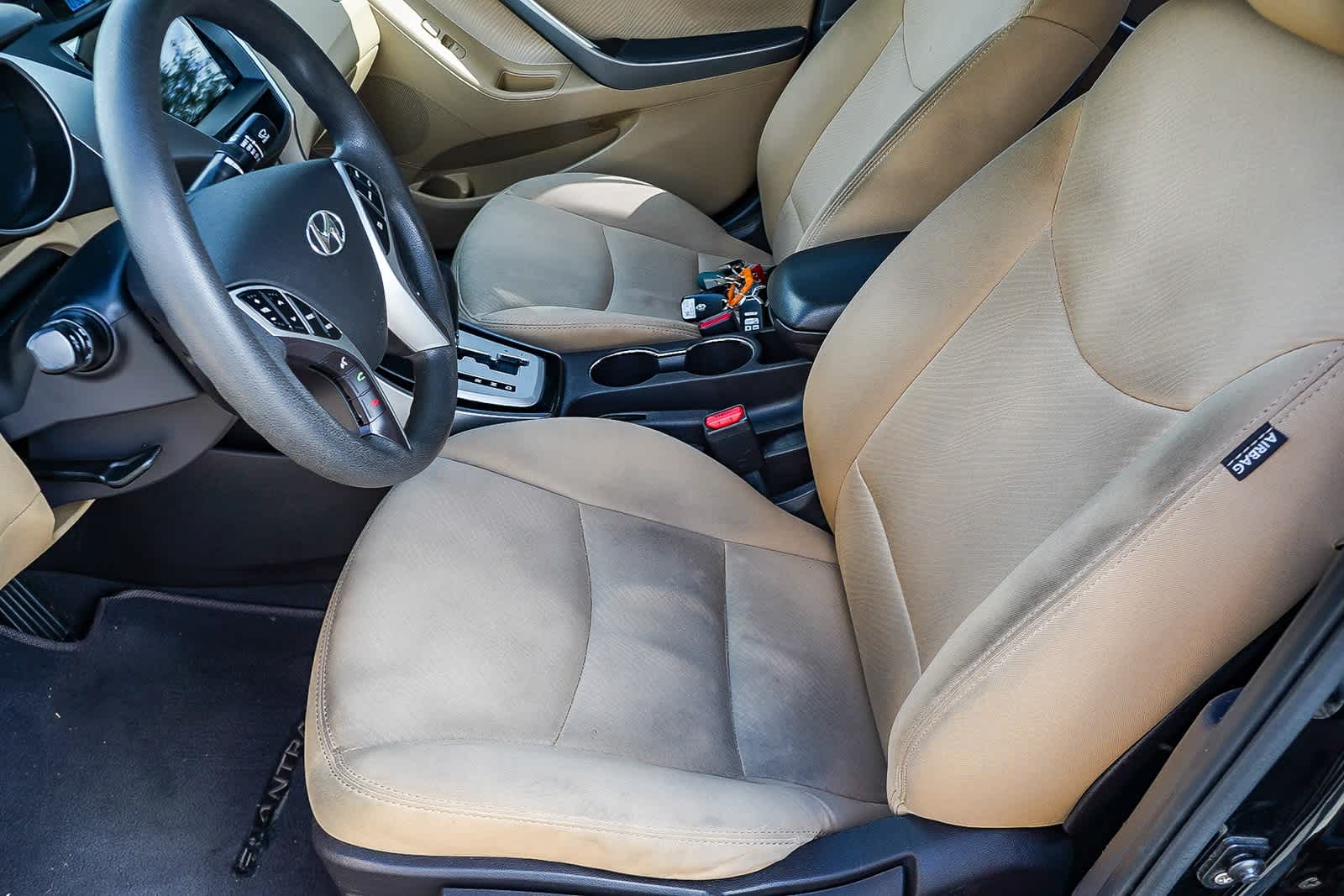 Thumbnail: 2011 Hyundai Elantra - 17
