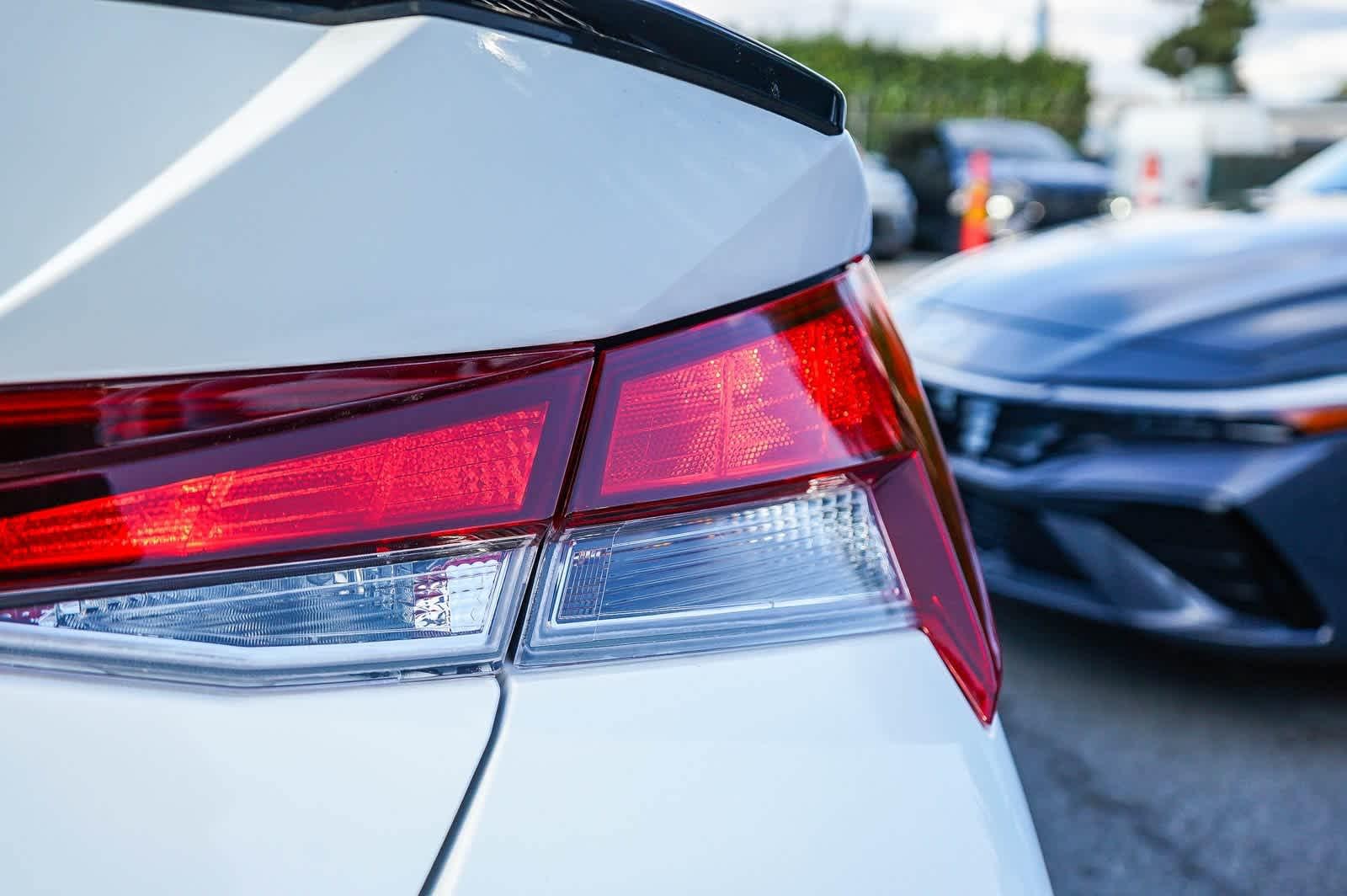 Thumbnail: 2025 Hyundai Elantra - 9