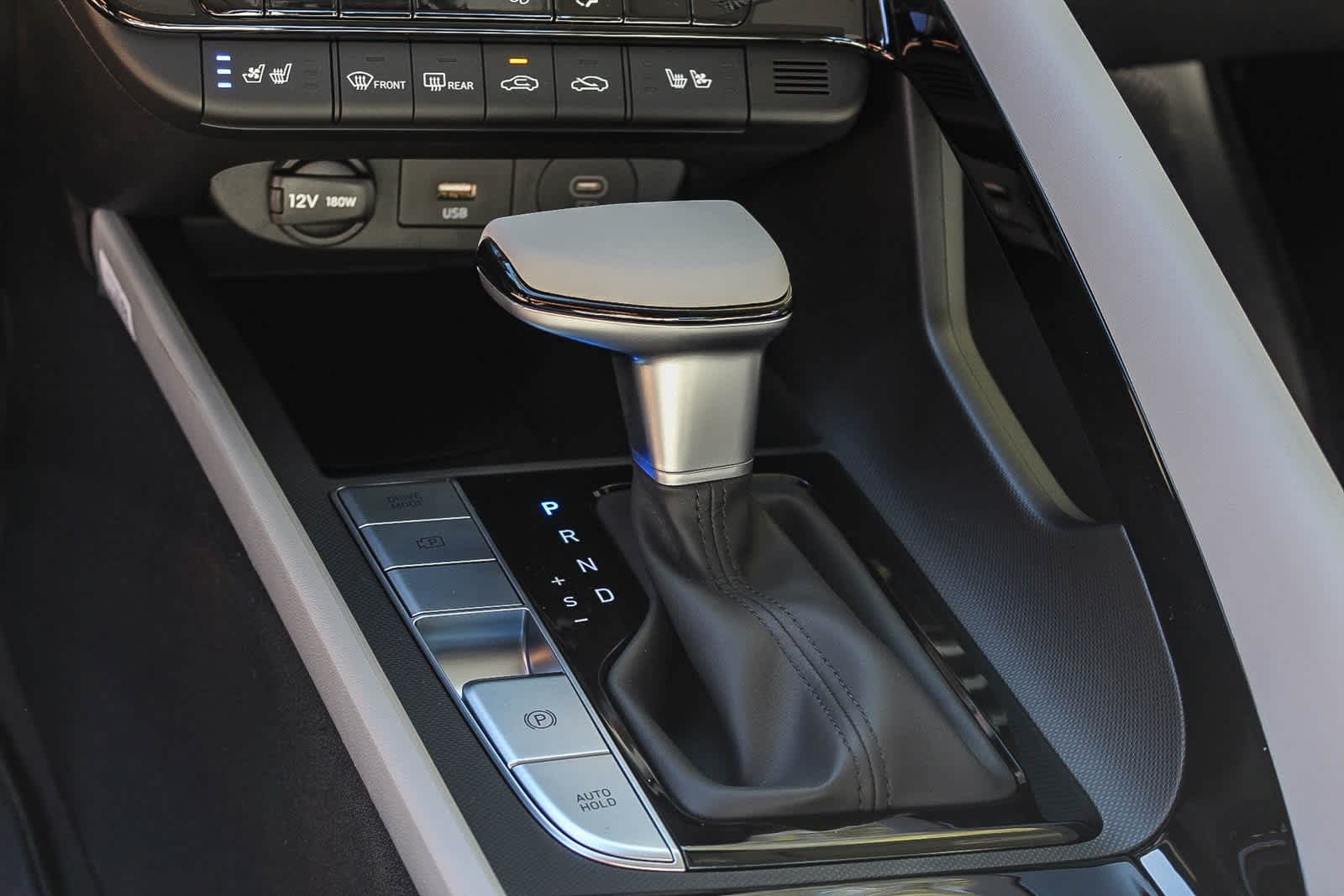 Thumbnail: 2025 Hyundai Elantra - 22