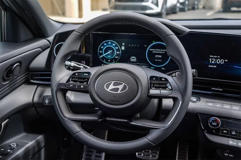 Thumbnail: 2025 Hyundai Elantra - 17