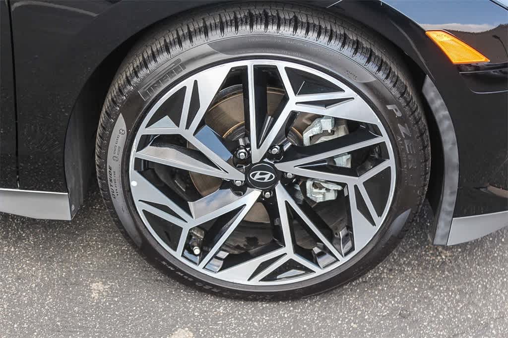 Thumbnail: 2023 Hyundai Ioniq 6 - 9