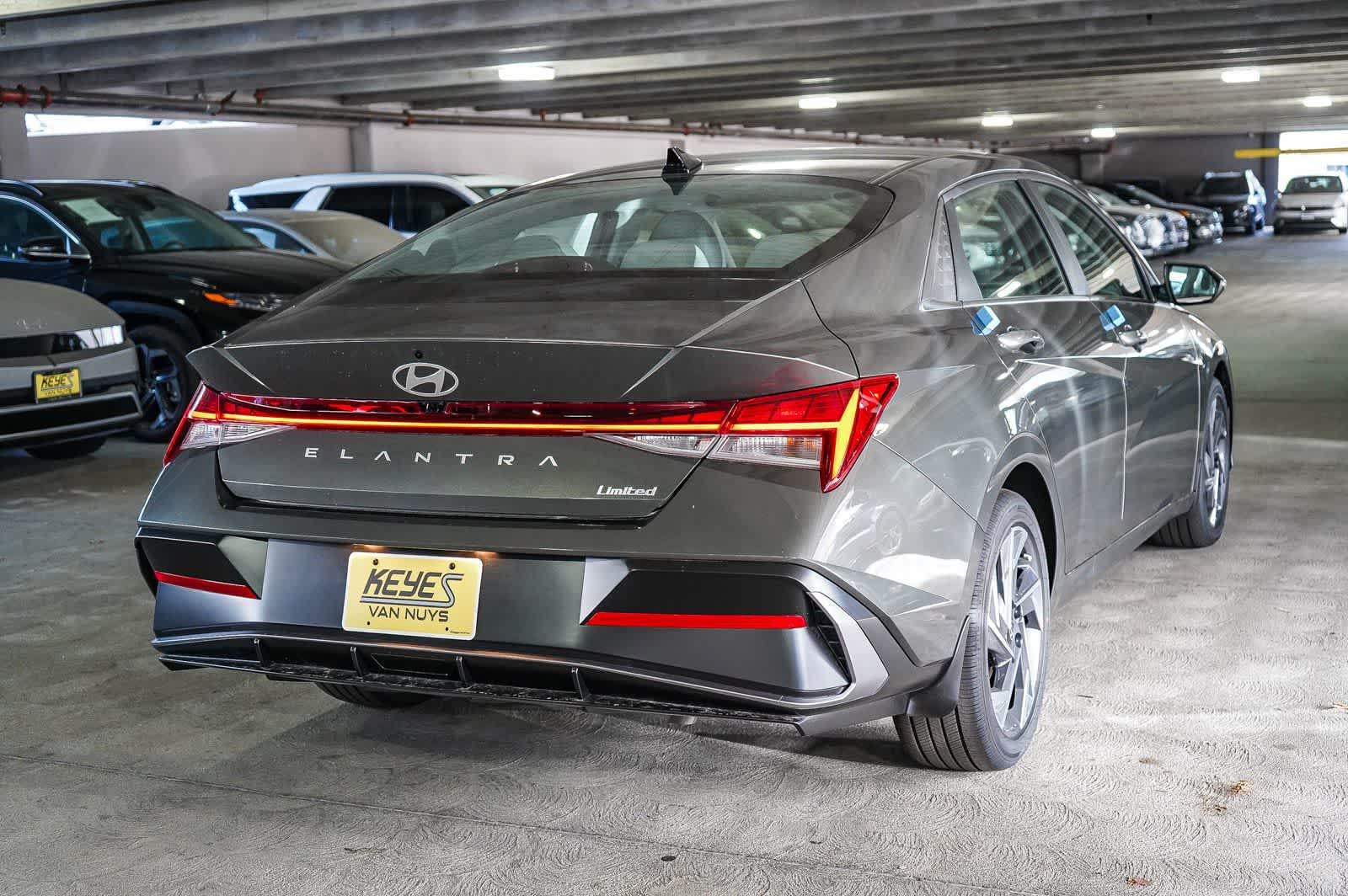 Thumbnail: 2026 Hyundai Elantra - 4