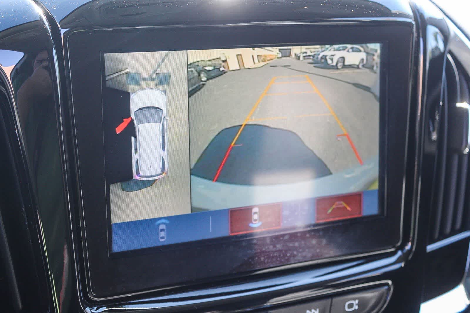 Thumbnail: 2018 Chevrolet Traverse - 35