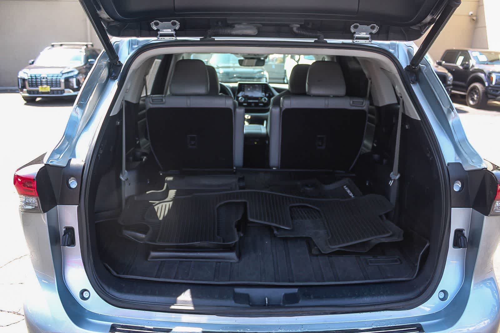 Thumbnail: 2021 Toyota Highlander - 36