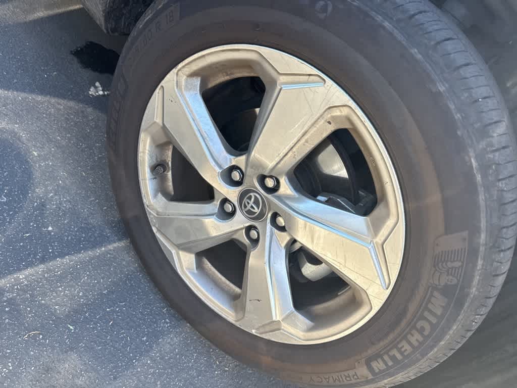 Thumbnail: 2019 Toyota RAV4 - 8