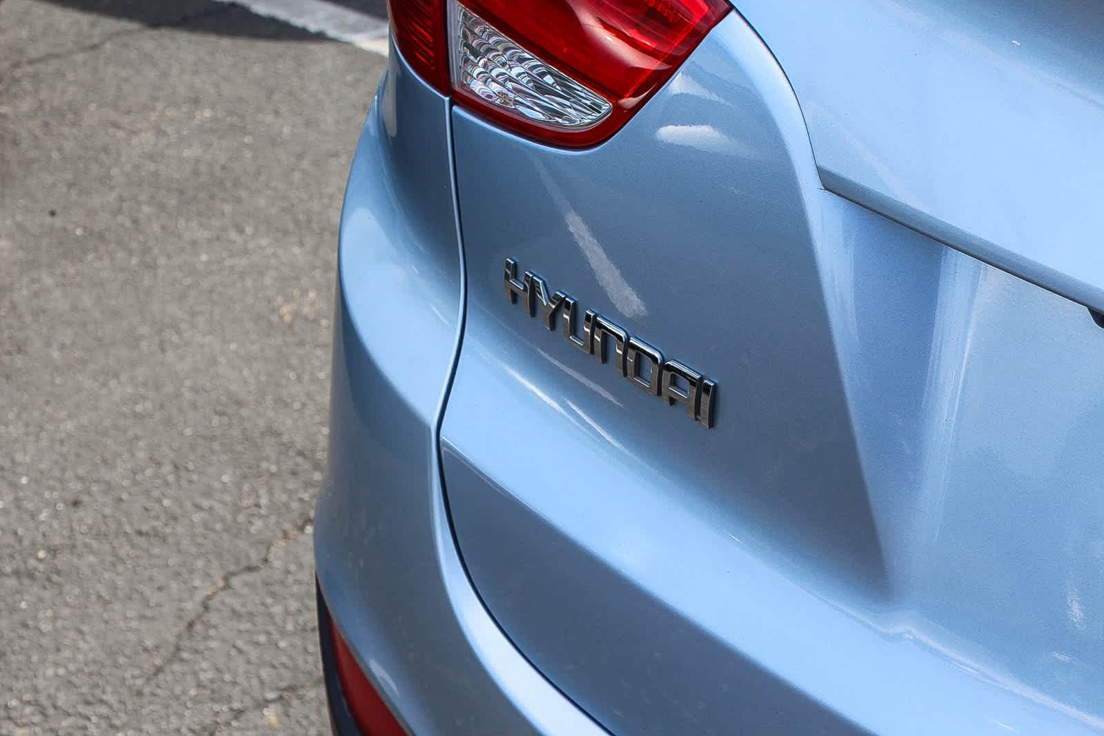 Thumbnail: 2012 Hyundai Tucson - 9