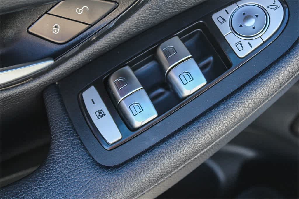 Thumbnail: 2020 Mercedes-Benz GLC - 27