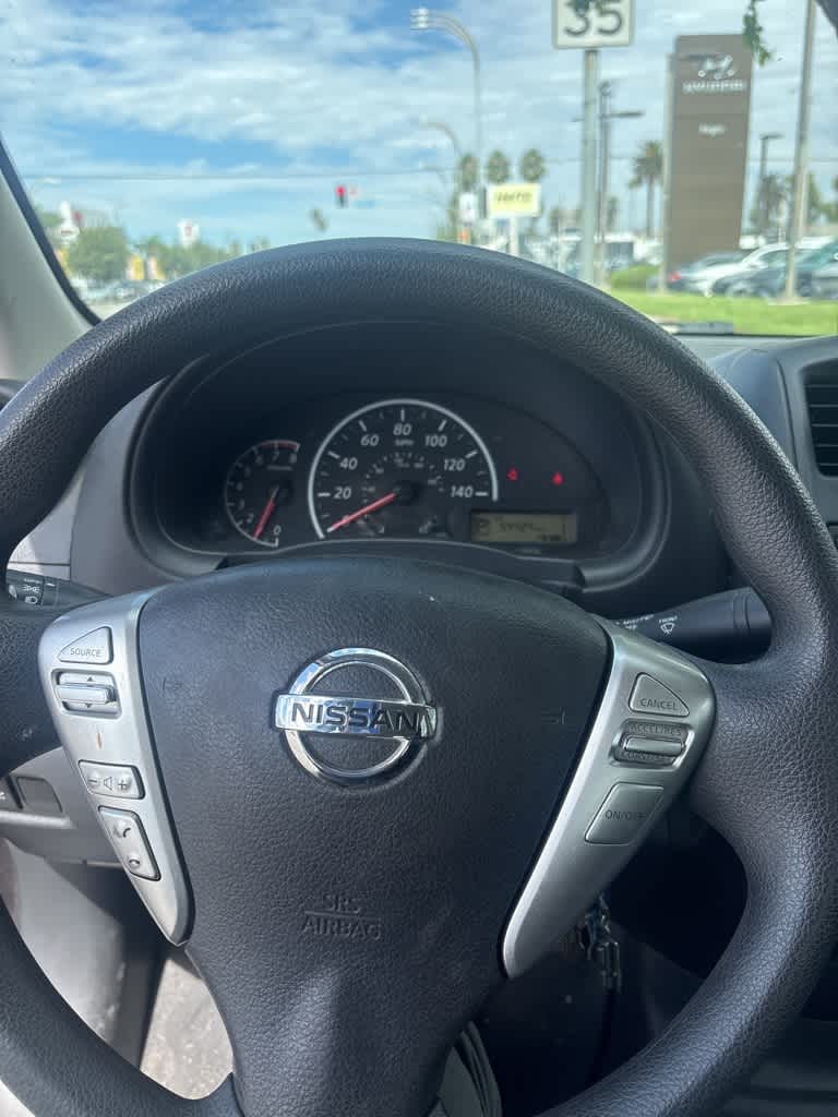 2015 Nissan Versa 1.6 S photo 2