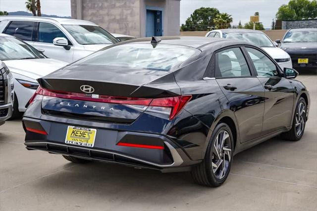 Thumbnail: 2025 Hyundai Elantra - 4