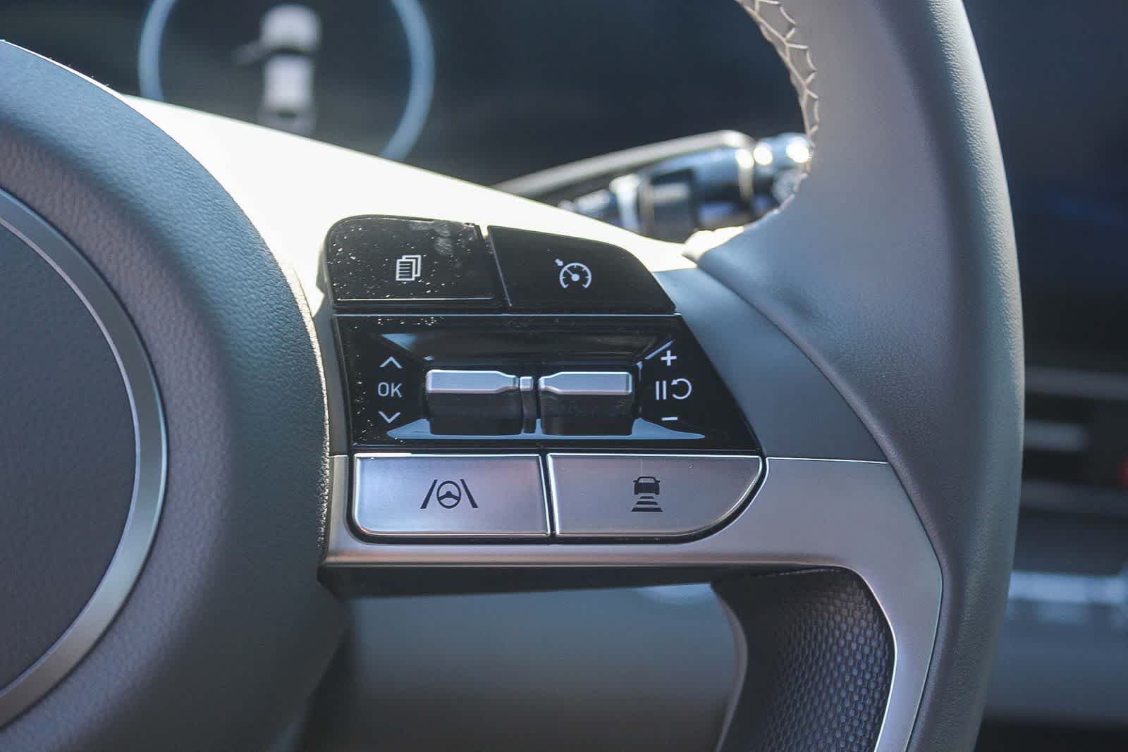 Thumbnail: 2023 Hyundai Elantra - 32