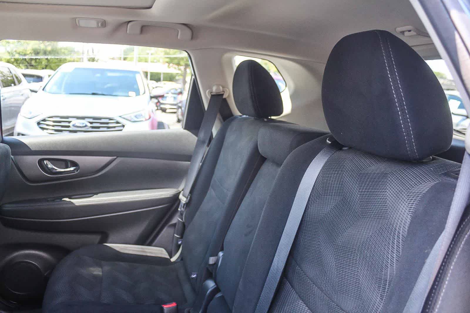 Thumbnail: 2016 Nissan Rogue - 26