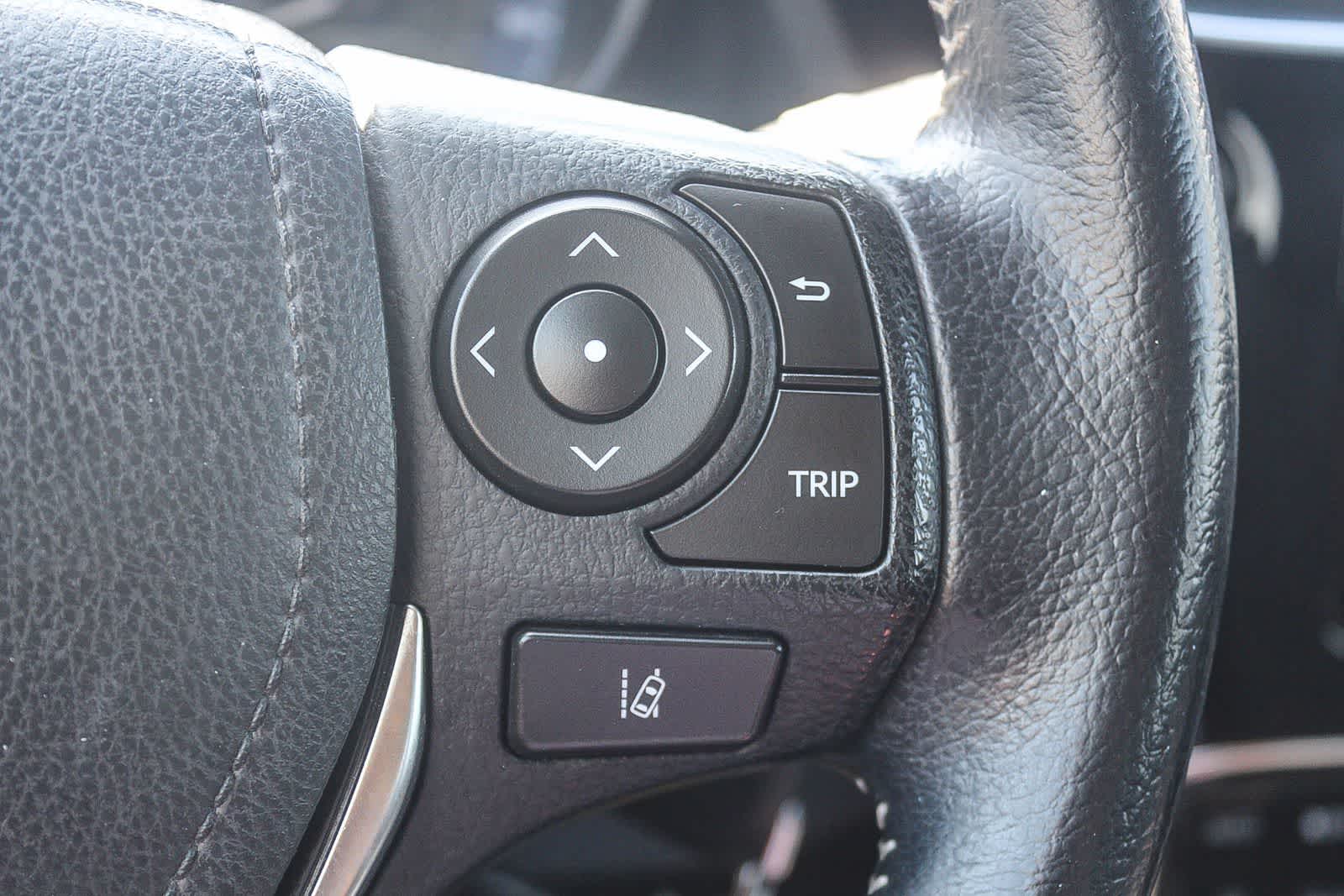 Thumbnail: 2018 Toyota Corolla iM - 33