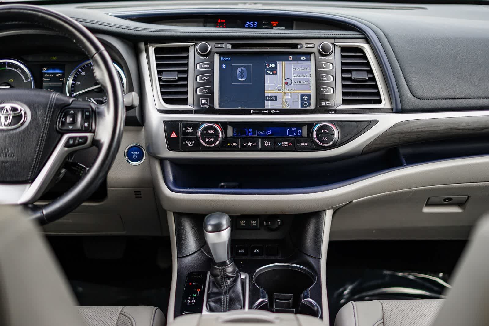 Thumbnail: 2017 Toyota Highlander - 17