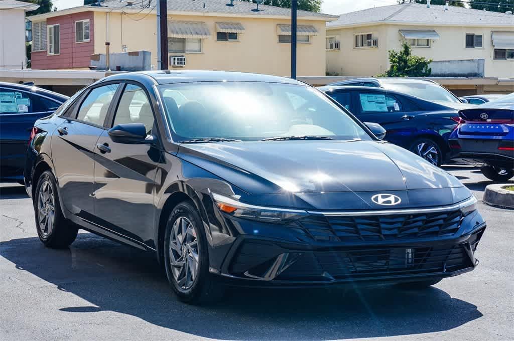 Thumbnail: 2025 Hyundai Elantra - 5