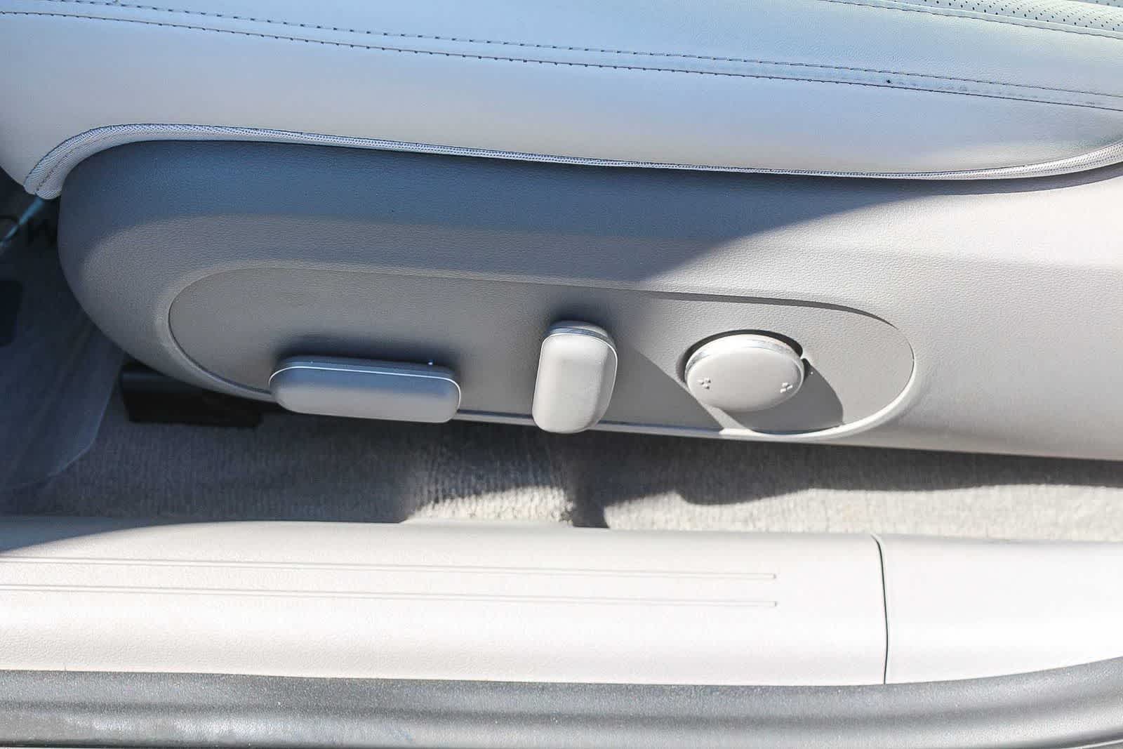 Thumbnail: 2023 Hyundai Ioniq 6 - 26