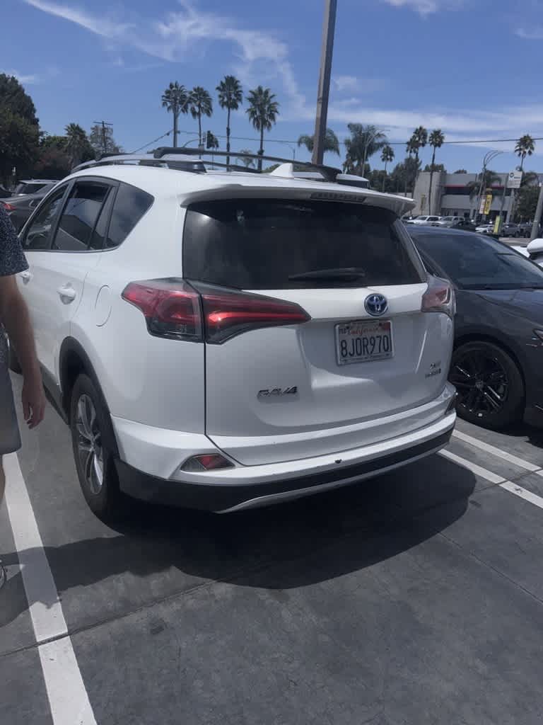 Thumbnail: 2016 Toyota RAV4 - 16