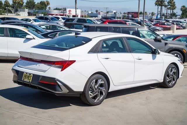 Thumbnail: 2024 Hyundai Elantra - 4