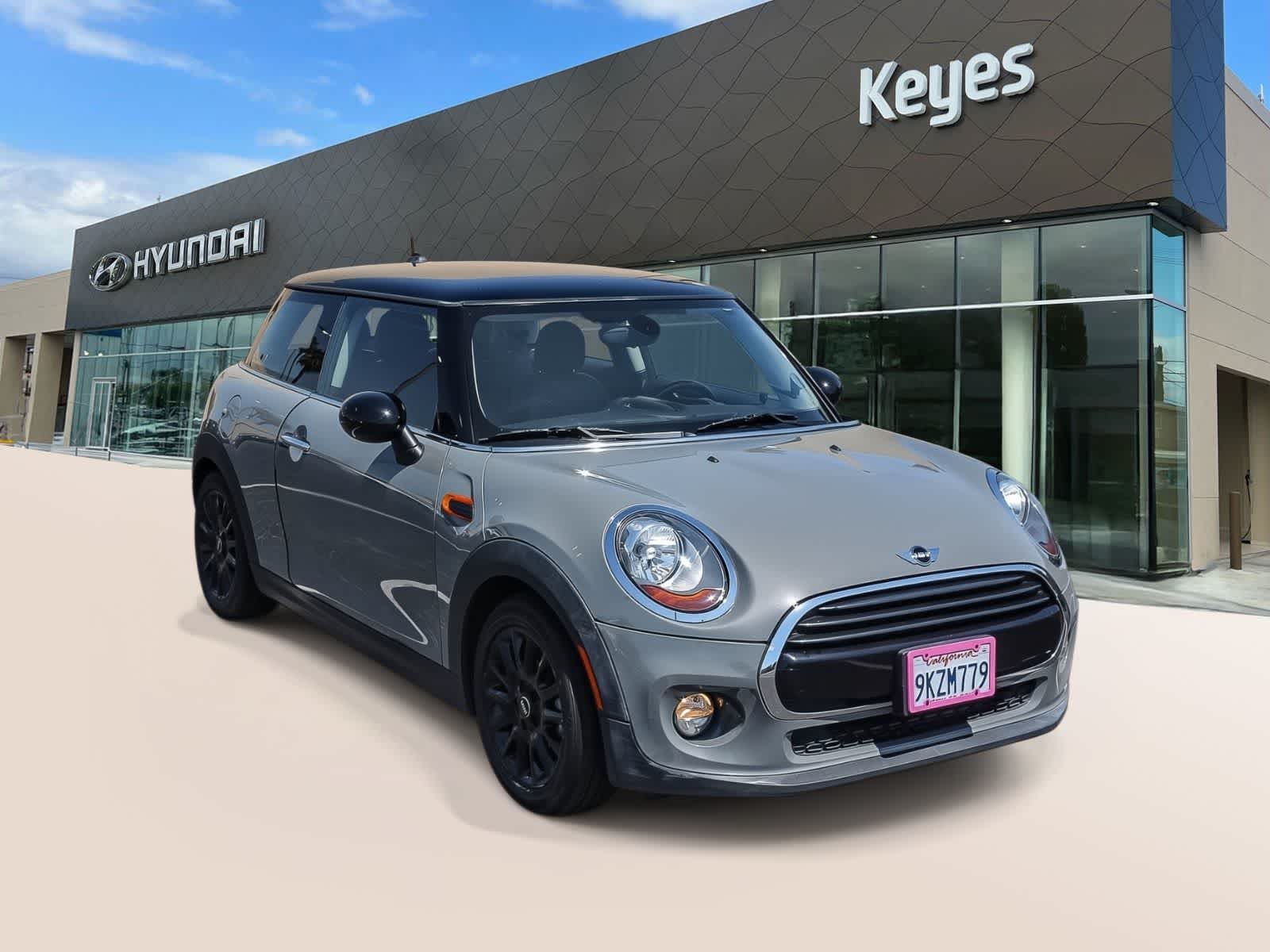 Thumbnail: 2017 MINI Cooper Hardtop - 3