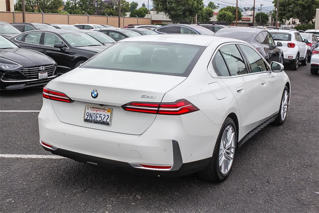 Thumbnail: 2024 BMW 5 Series - 4