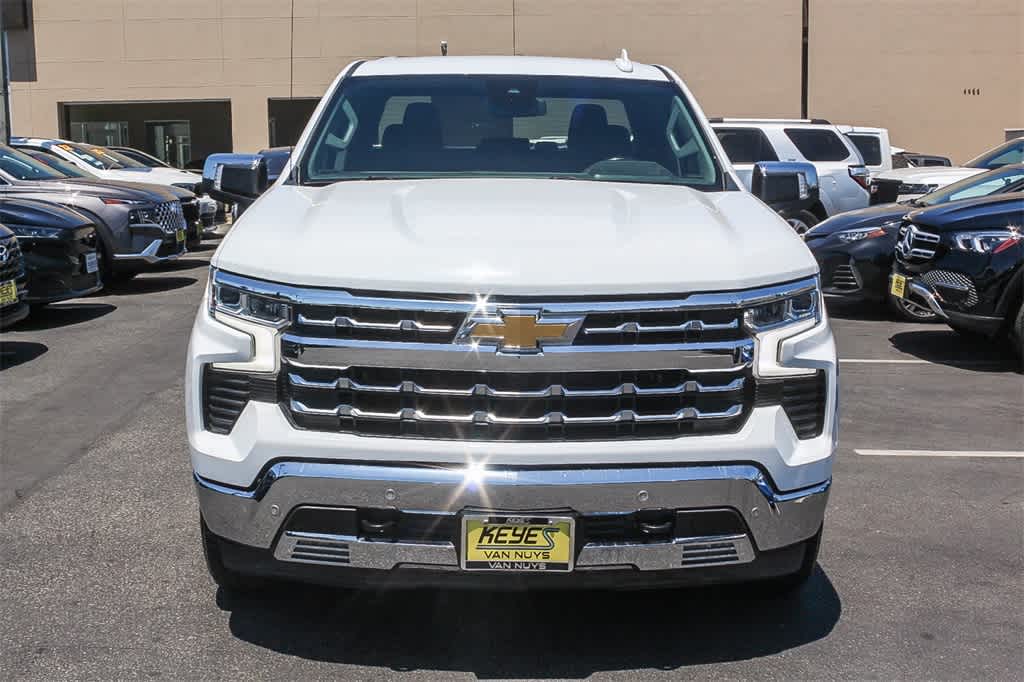 2022 Chevrolet Silverado 1500 LTZ photo 2