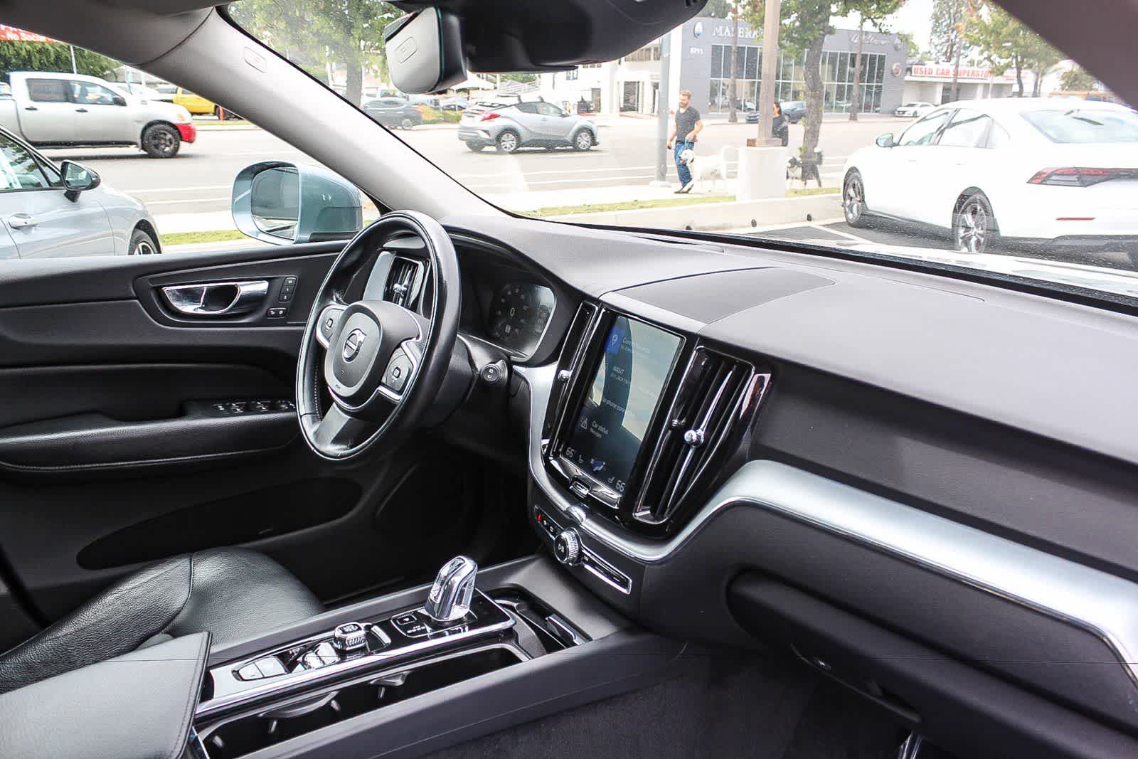 Thumbnail: 2018 Volvo XC60 - 22