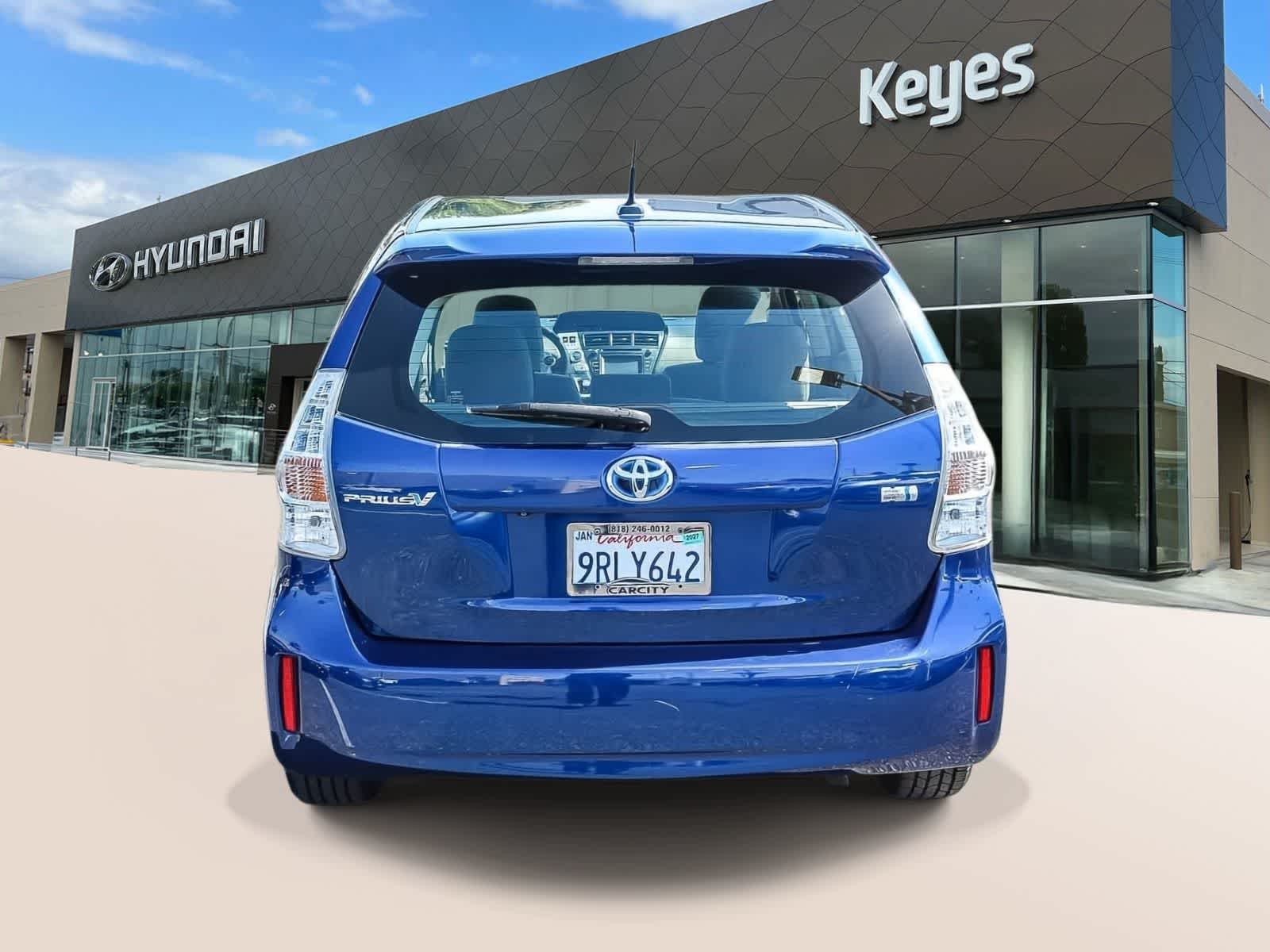 Thumbnail: 2012 Toyota Prius v - 6