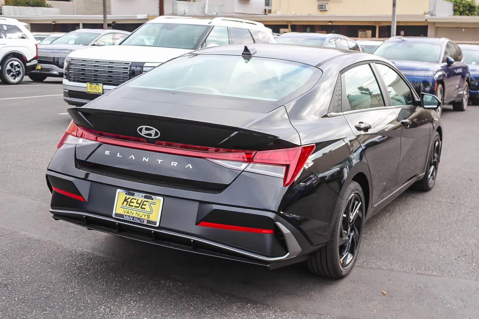 Thumbnail: 2026 Hyundai Elantra - 4