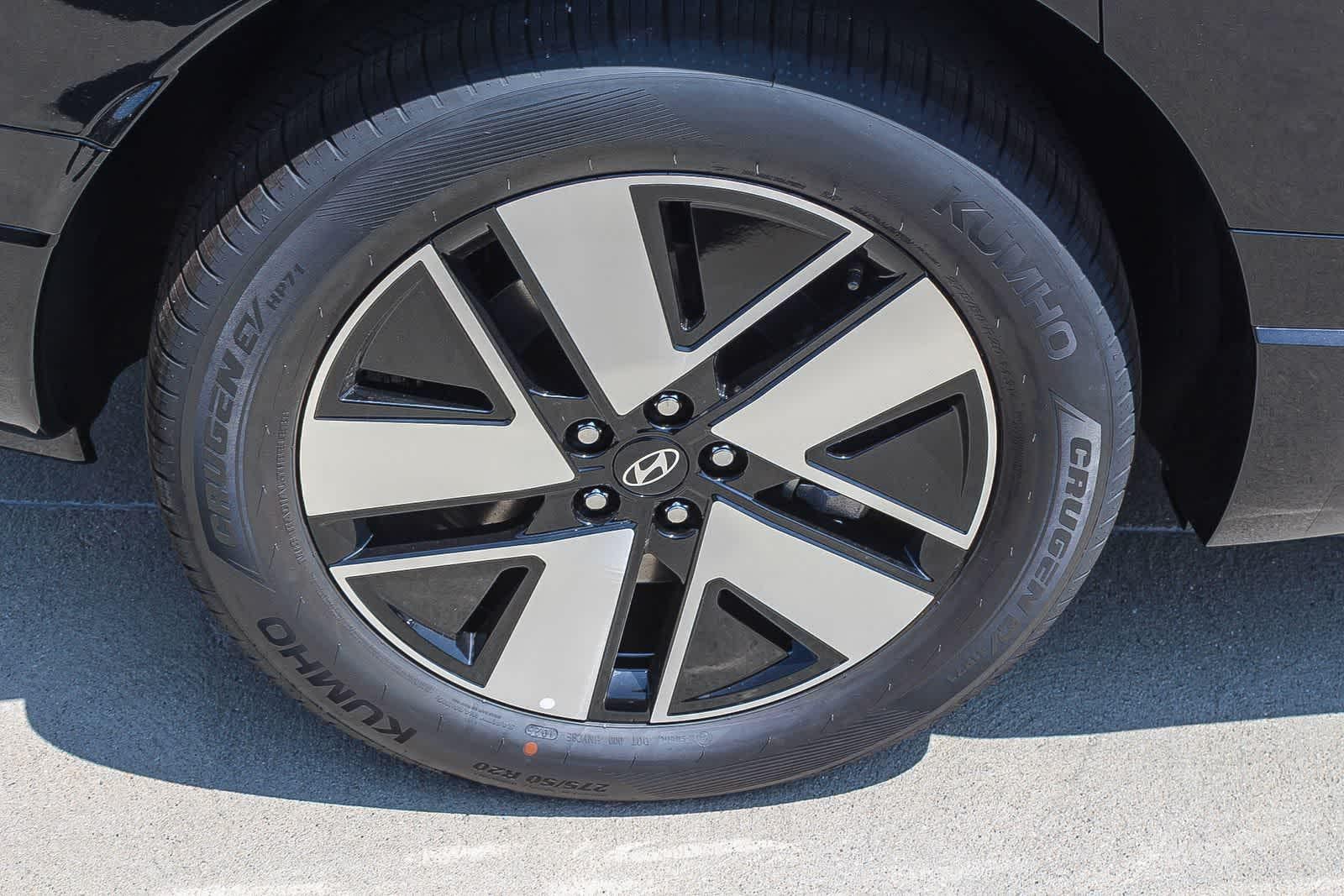 Thumbnail: 2026 Hyundai Ioniq - 9