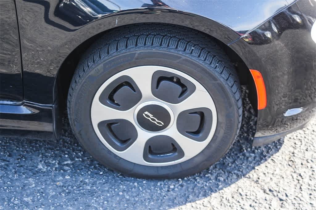 Thumbnail: 2019 Fiat 500e - 10