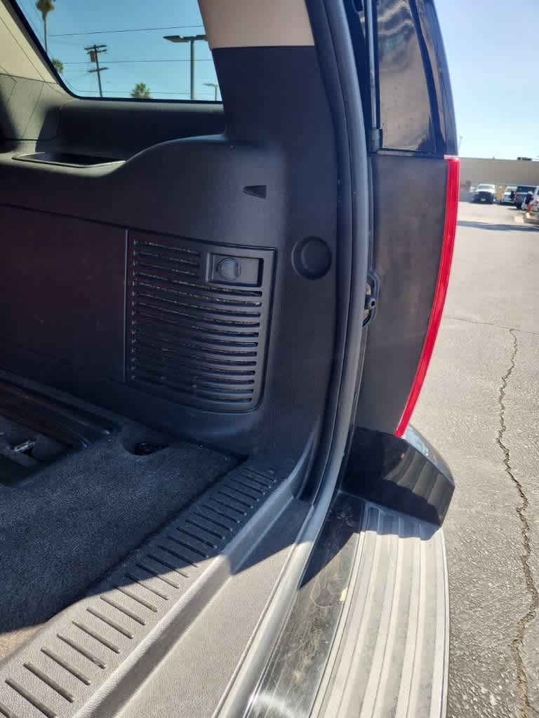 Thumbnail: 2012 GMC Yukon - 17