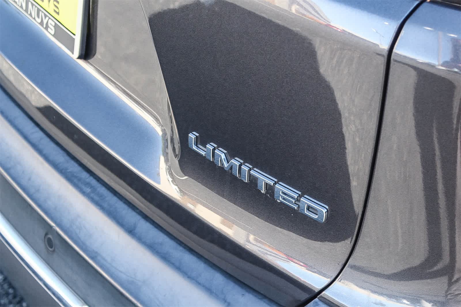 Thumbnail: 2019 Jeep Cherokee - 11