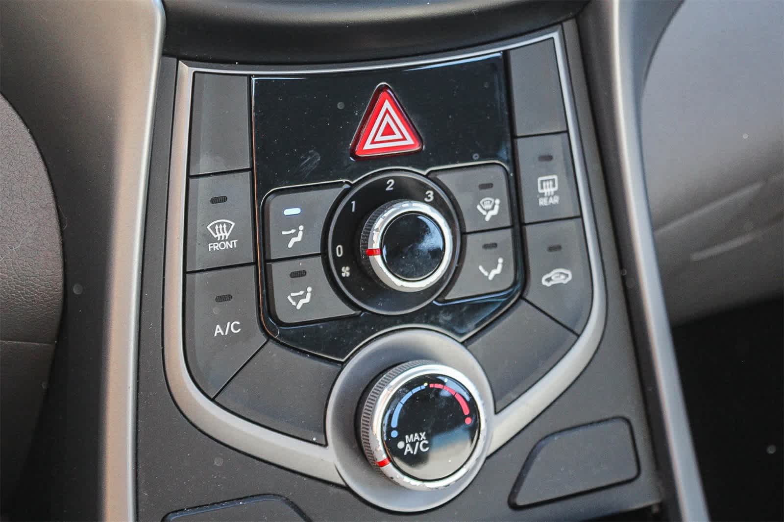 Thumbnail: 2014 Hyundai Elantra - 32