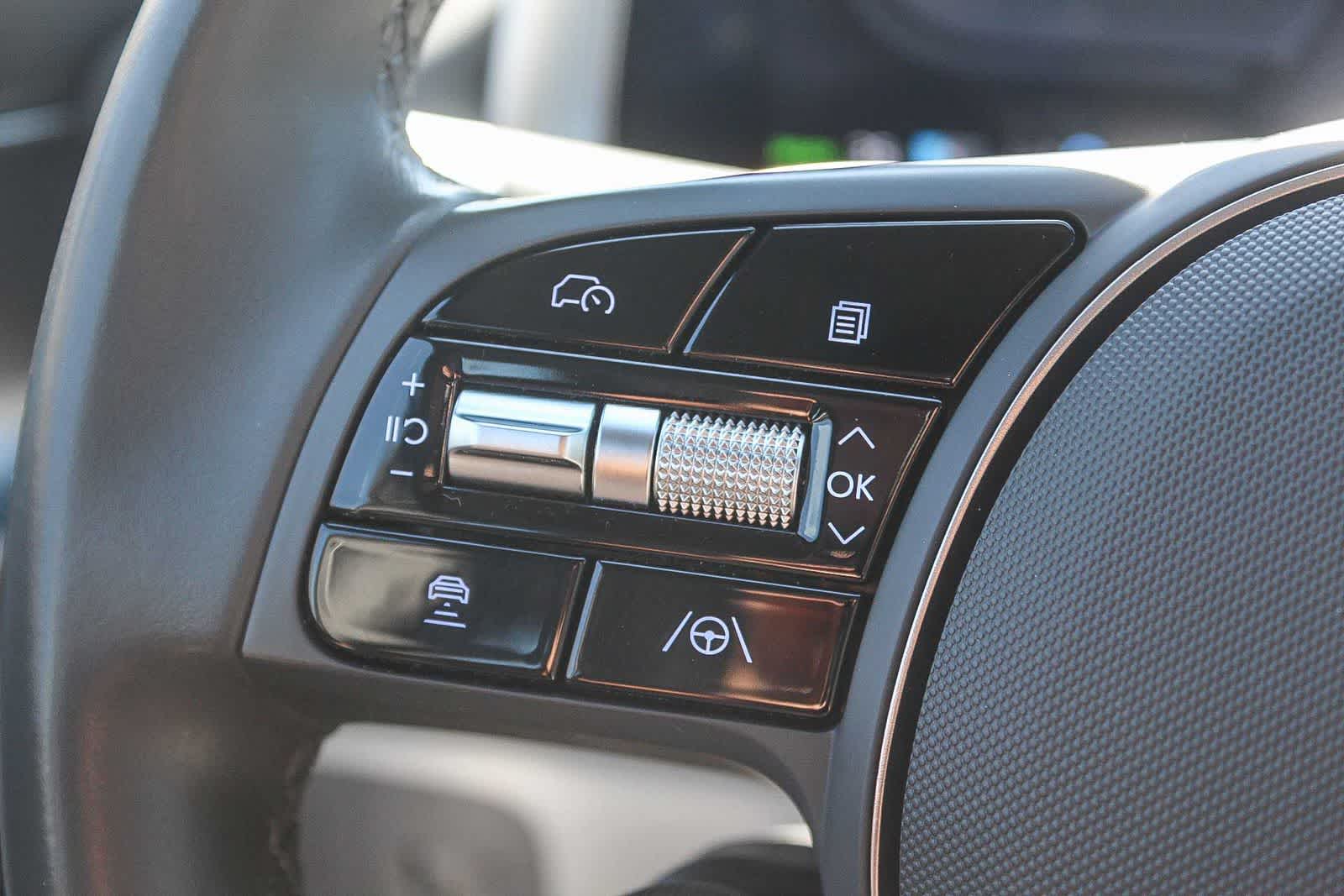 Thumbnail: 2023 Hyundai Ioniq 6 - 29