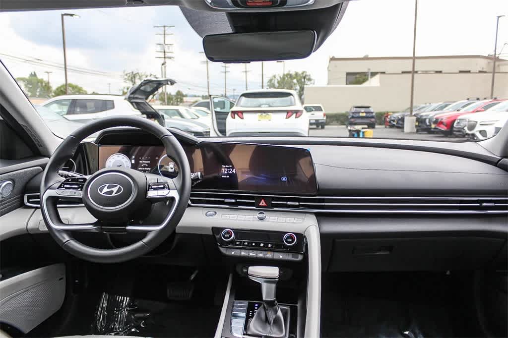 Thumbnail: 2025 Hyundai Elantra - 14