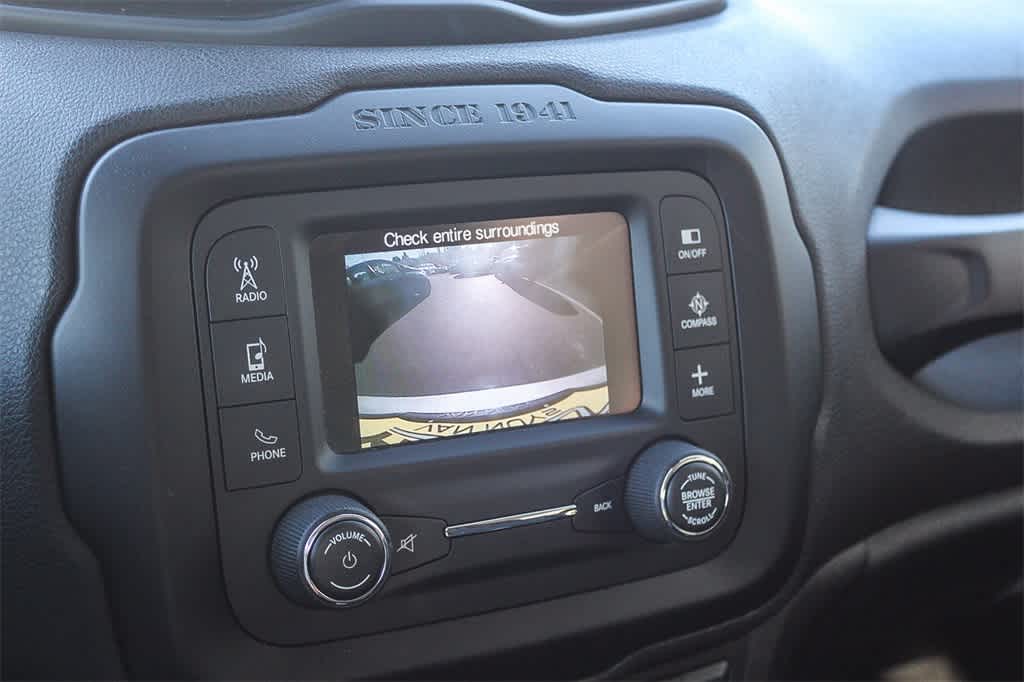 Thumbnail: 2015 Jeep Renegade - 22