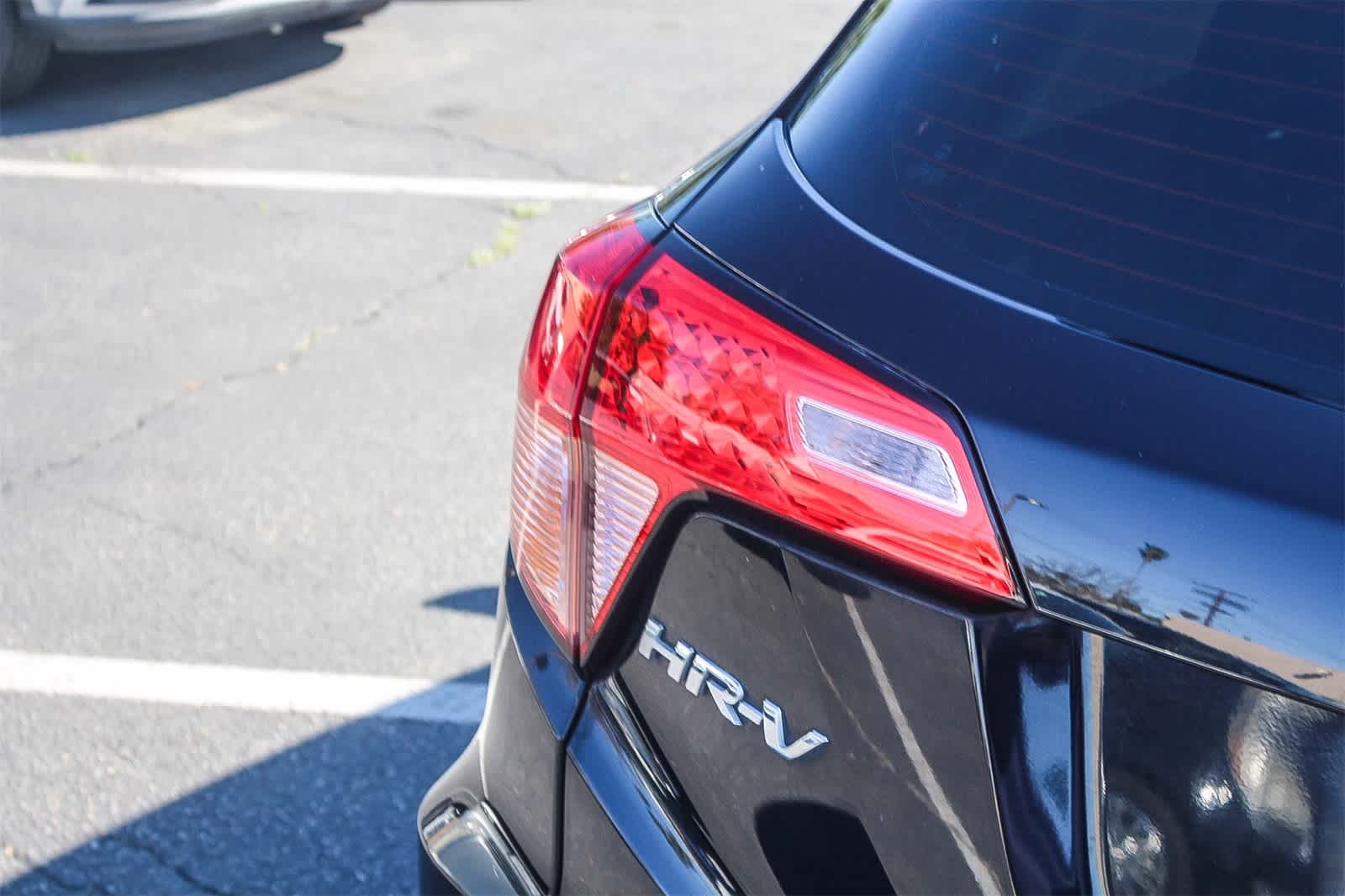 Thumbnail: 2016 Honda HR-V - 8