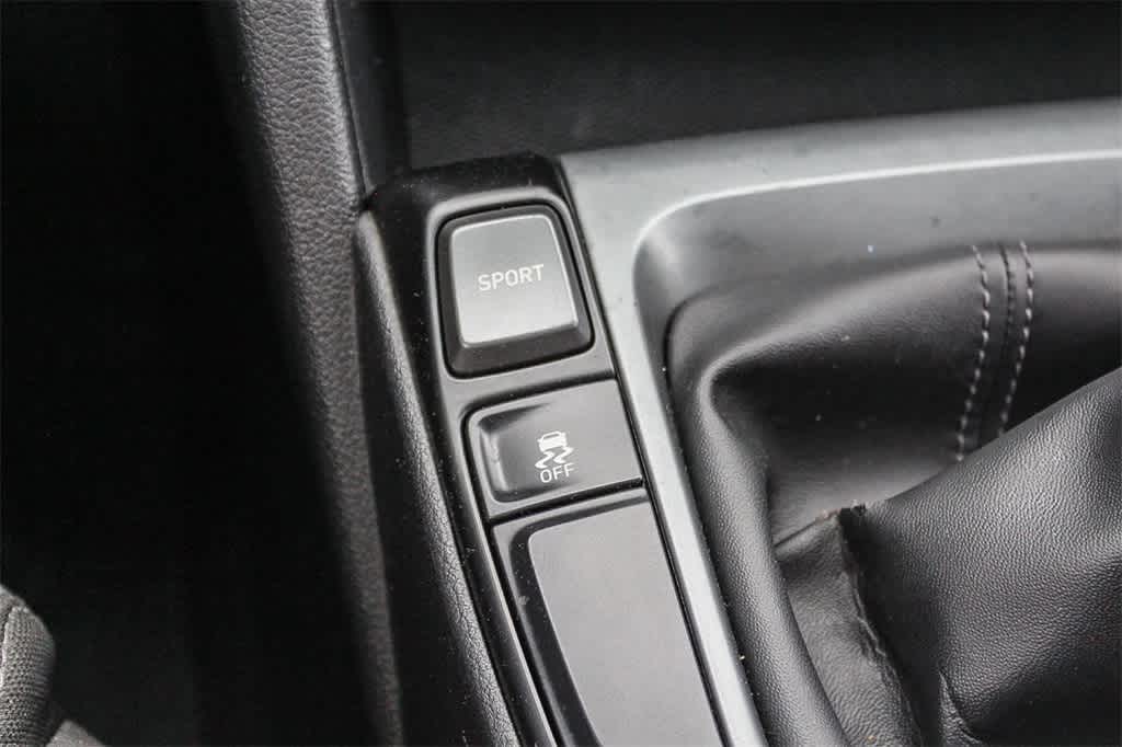 Thumbnail: 2020 Hyundai Veloster - 35