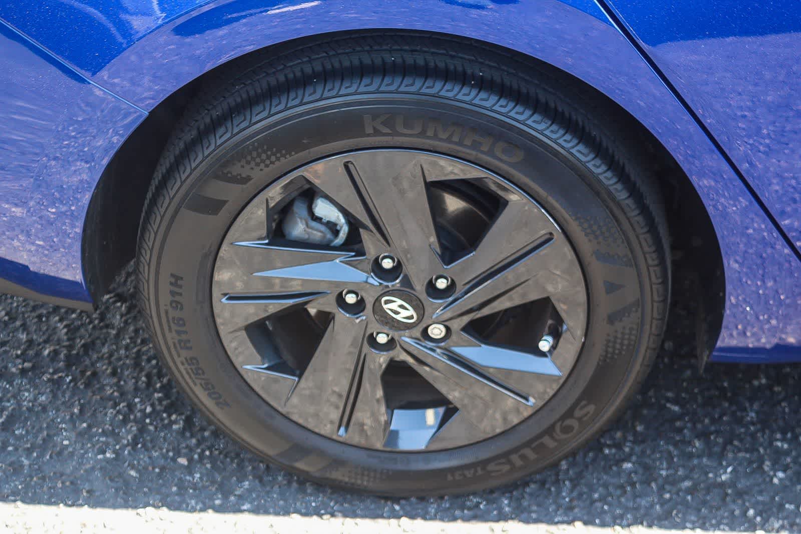 Thumbnail: 2023 Hyundai Elantra - 11