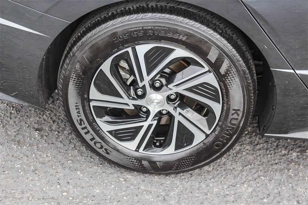 Thumbnail: 2023 Hyundai Sonata - 12