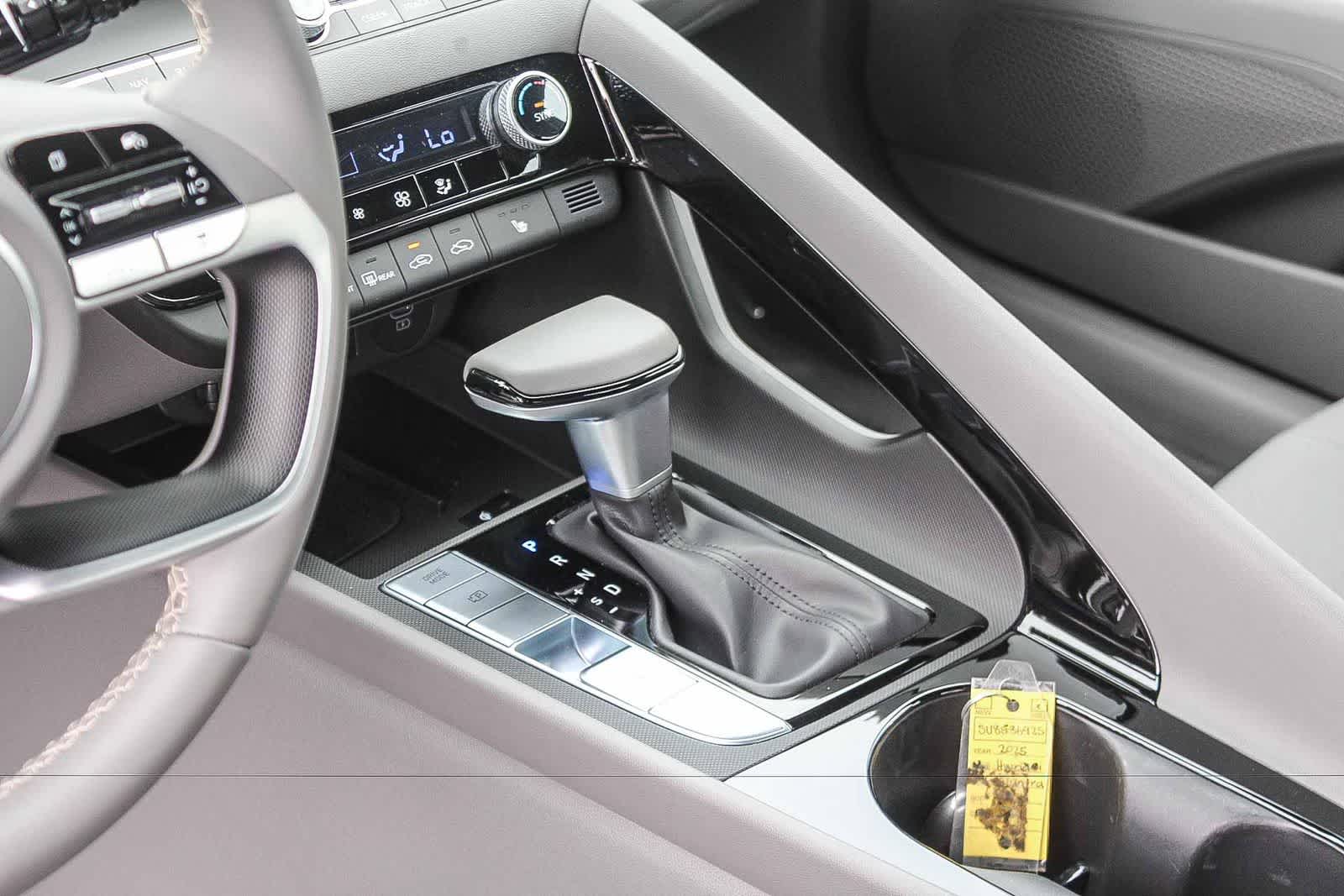 Thumbnail: 2025 Hyundai Elantra - 24