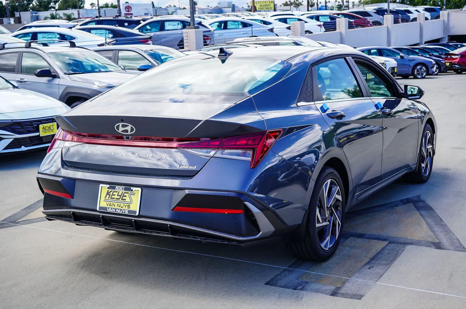 Thumbnail: 2026 Hyundai Elantra - 4