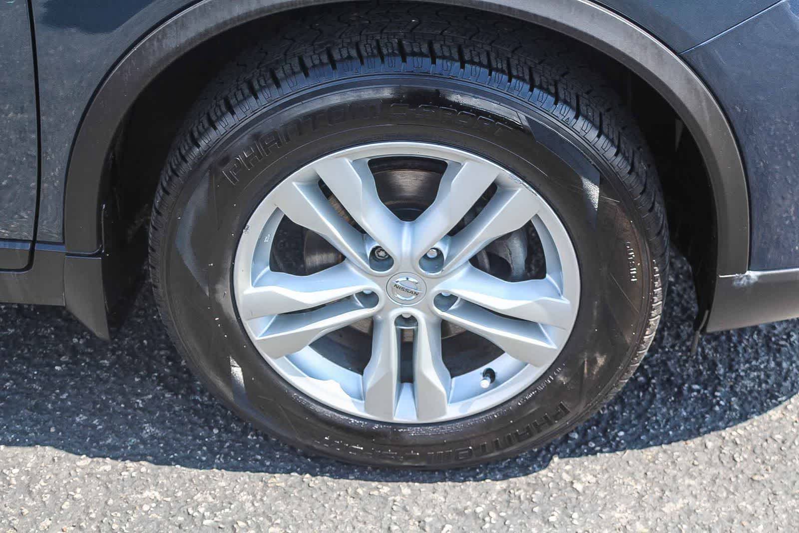 Thumbnail: 2016 Nissan Rogue - 14