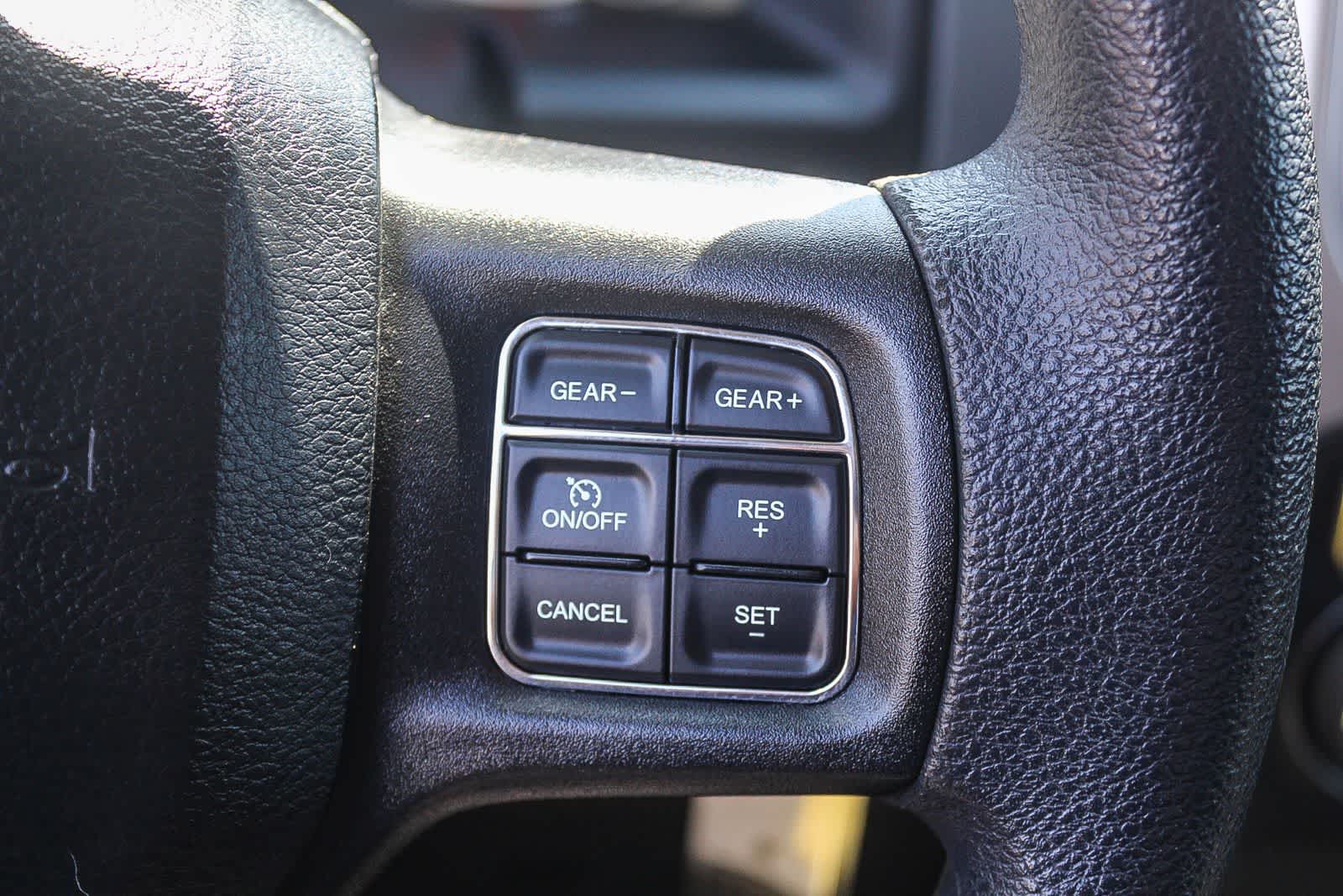 Thumbnail: 2020 RAM 1500 Classic - 32